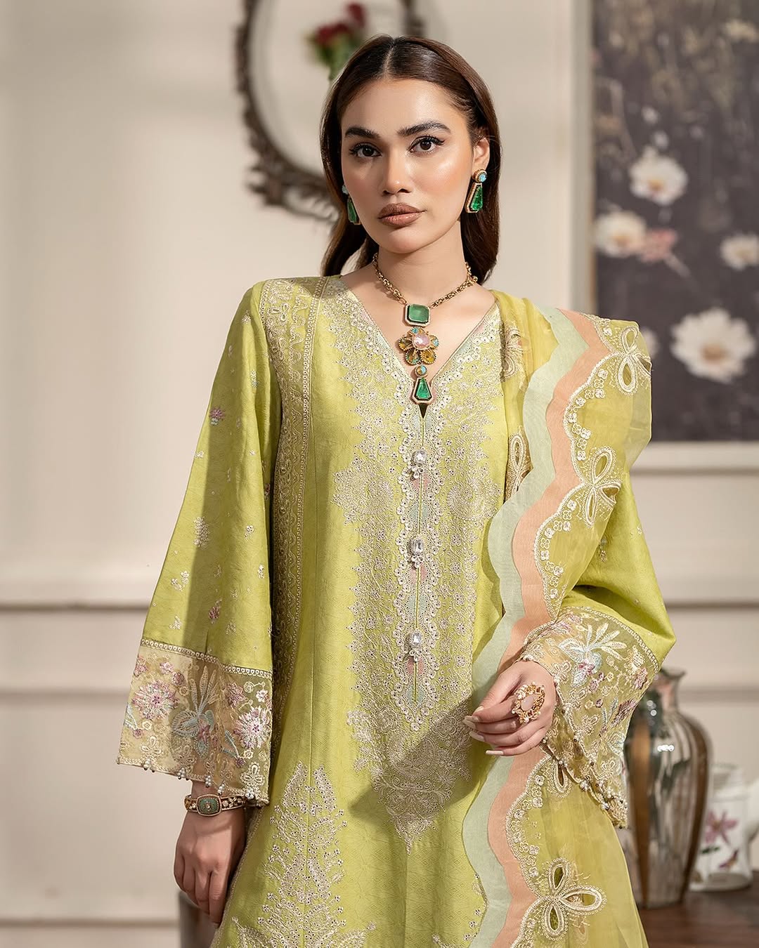 Ally's - J Lo Yellow