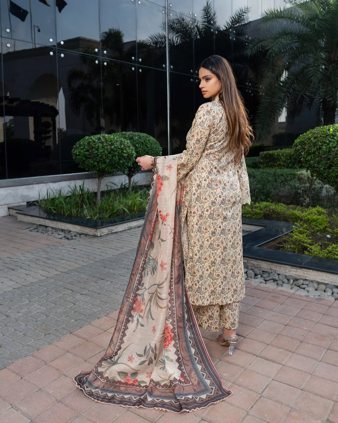 Butter or Skinish color Yellow