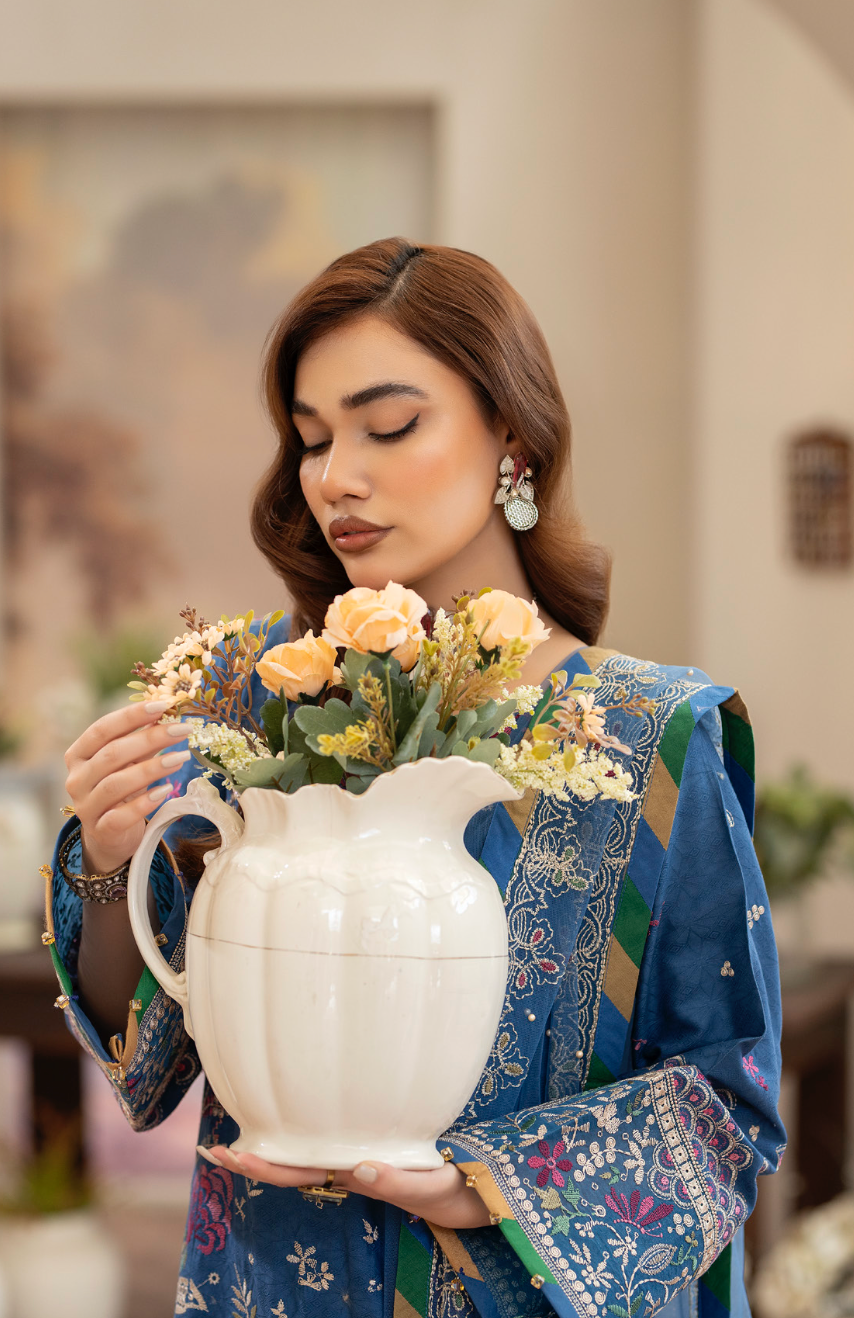 Ally's - Selena Blue